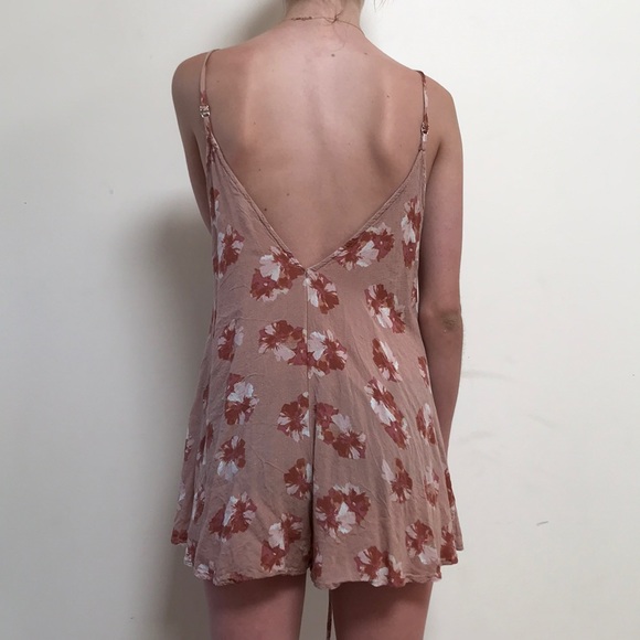 Floral Romper - Picture 2 of 5